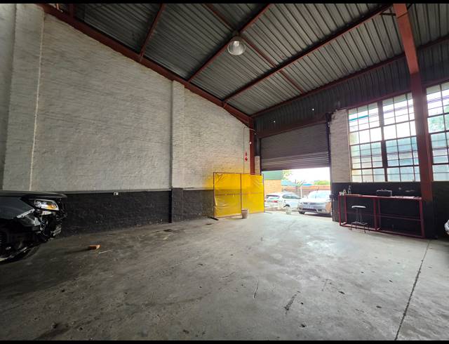 440M² WAREHOUSE TO LET IN WADEVILLE